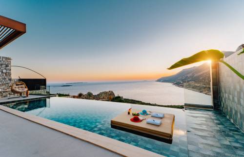 Kaş Doğa Manzaralı Muhafazakar Villa